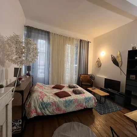 Les Du Centre Historique De Valence Apartment *