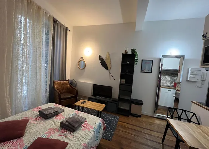 Les Du Centre Historique De Βαλένς